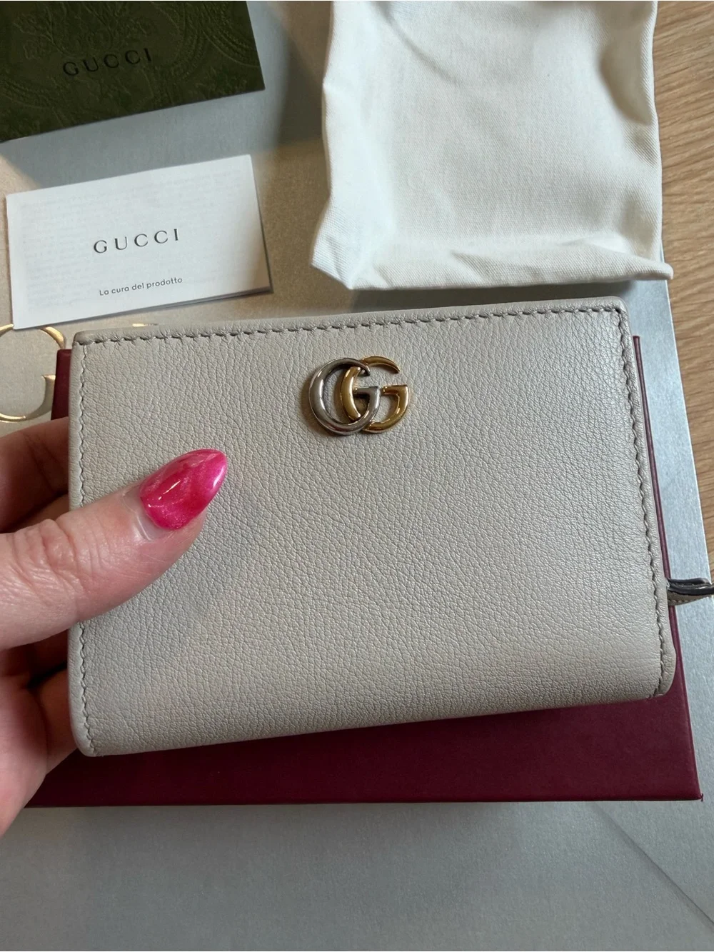 Bi-Color GUCCI GG Marmont Small Wallet - Picture 2 of 13